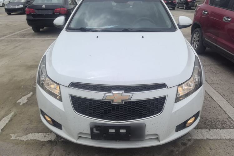 Used Chevrolet Cruze 2013 Hatchback 1.6L Manual Luxury Model Front