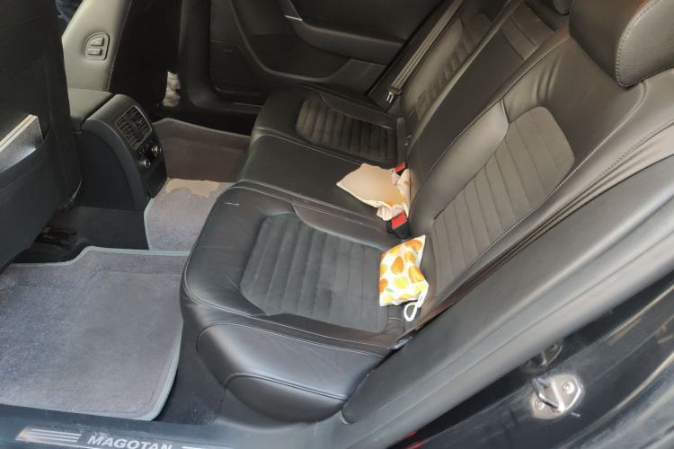 Used Volkswagen Magotan 2012 Facelift 1.8TSI Prestige Model Left Rear Seat