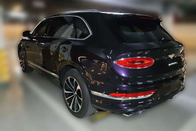 Used Bentley Bentayga 2024 4.0T V8 Long-Wheelbase Version Rear Left 45 Deg
