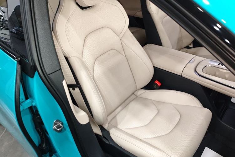 Used Xiaomi Auto SU7 2024 Rear-Drive Long-Range Intelligent Driving Version Right Front Seat