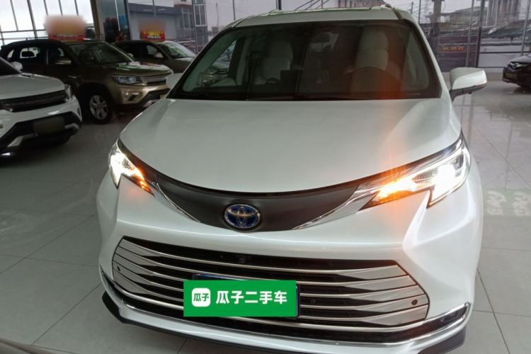 Used Toyota SIENNA 2021 2.5L Hybrid Comfort Edition Front