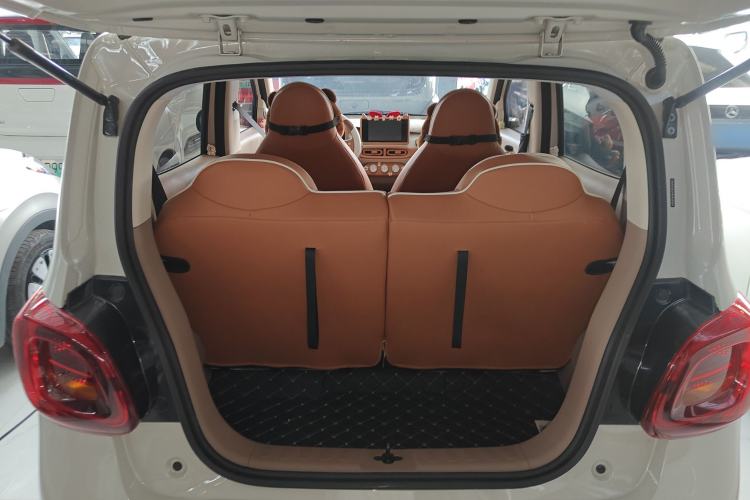 Used Wuling Hongguang MINIEV 2025 Four-Door Version Premium Edition Trunk