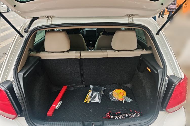 Used Volkswagen Polo 2011 1.4L Automatic ZhiShang Version Trunk