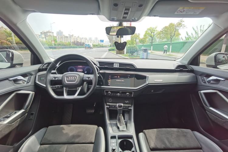 Used Audi Q3 2021 35 TFSI Fashion Dynamic Model Interior 3