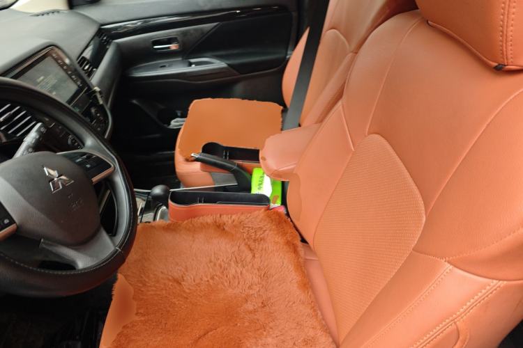 Used Mitsubishi Outlander 2021 2.0L Two-Wheel Drive Comfort Edition 5 Seats Left Front Seat