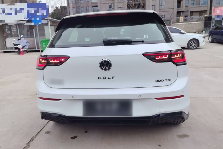 Used Volkswagen Golf 2025 300TSI R-Line
