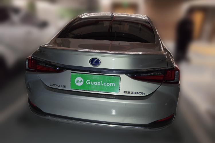 Used Lexus ES 2018 300h Premium Edition China V Standard
