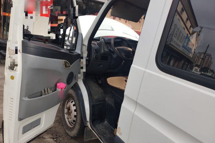 Used Iveco Power Daily 2017 2.5T Classic A32 Mid-Roof 6-7 Seater Bus 47Z5
