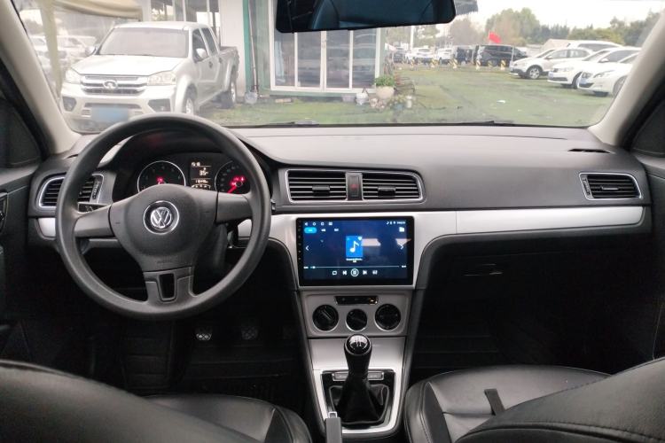 Used Volkswagen Gran Lavida 2013 1.6L Manual Comfort Model