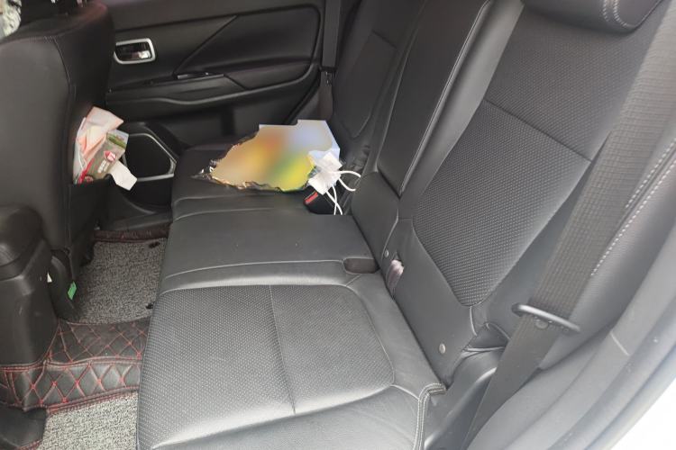 Used Mitsubishi Outlander 2018 2.4L 4x4 Elite Edition 5 Seats Left Rear Seat