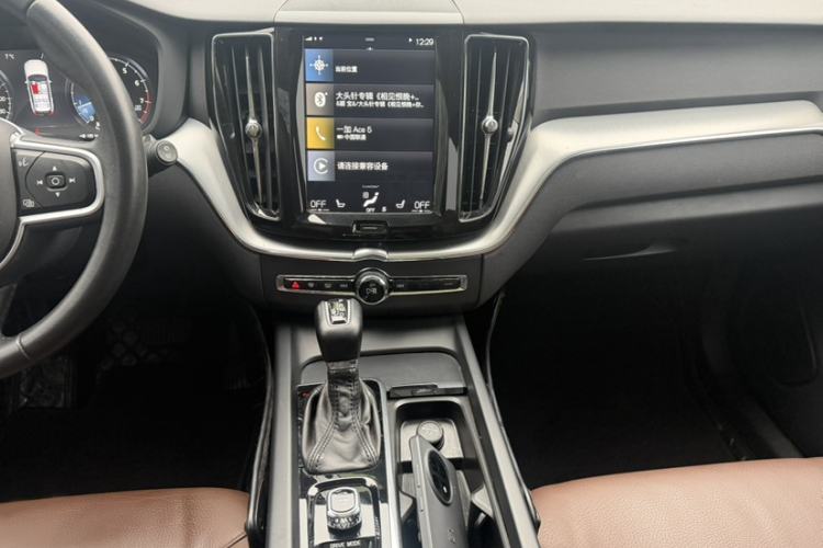 Used Volvo XC60 2019 T5 4x4 Smart Edition China V Standard