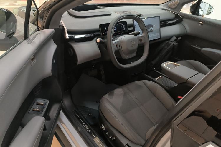 Used Zeekr X 2025 5-Seater Four-Wheel Drive Sport Version
