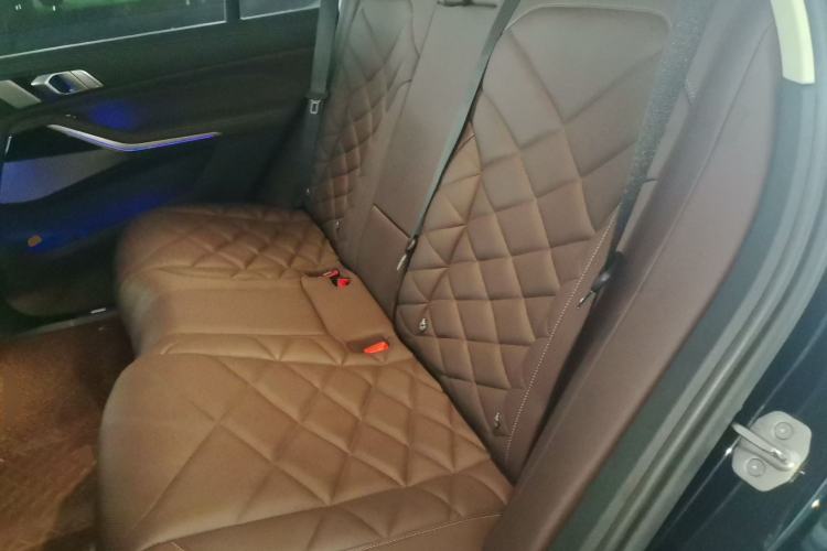 Used BMW X5 2022 xDrive 30Li Luxury M Sport Package