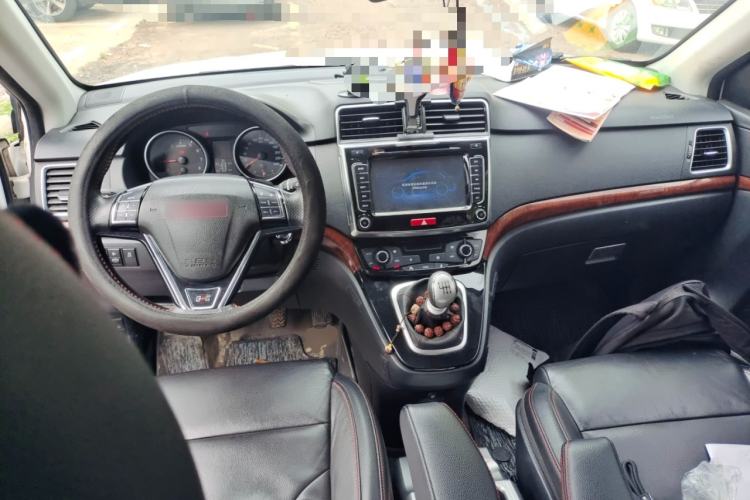 Used Haval H6 2015 Sport Edition 1.5T Manual Two-Wheel Drive Elite Model Center Console