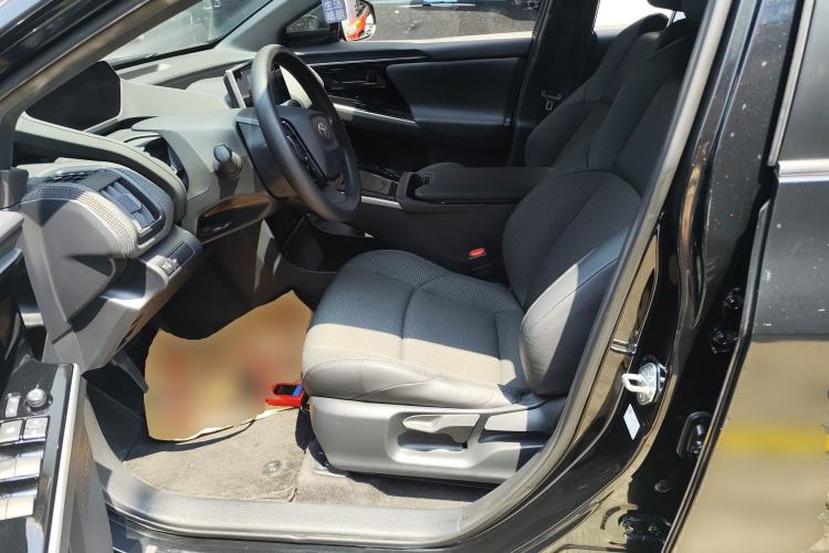 Used Toyota FAW bZ4X 2022 Two-Wheel-Drive Long-Range JOY Edition Left Front Seat