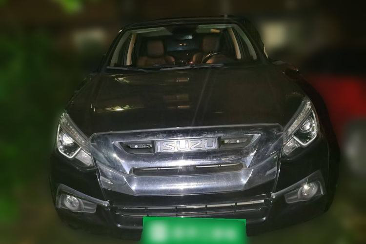 Used Isuzu D-MAX 2022 2.0T Two-Wheel Drive Automatic Gasoline LingShang Version JX4G20A6L
