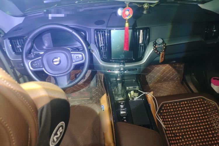 Used Volvo XC60 2019 T5 4x4 Smart Edition China V Standard