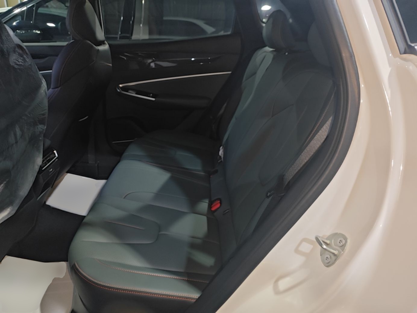 Geely Auto Emgrand X7 Sport 2024 1.5TD Smart Connect+ — снимка 20
