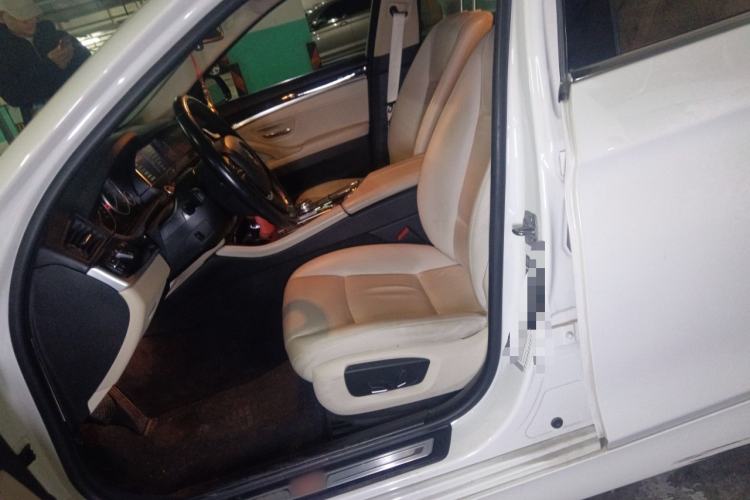 Used BMW 5 Series 2013 525Li Leading Model
