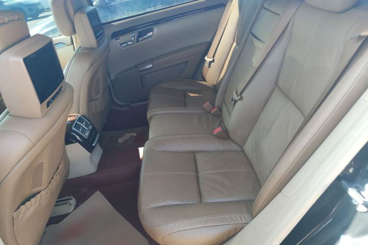 Used Mercedes-Benz S-Class 2008 S 350 L Luxury Model Left Rear Seat