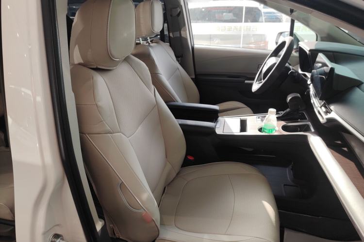 Used Toyota Sienna 2024 2.5L Hybrid Comfort Edition