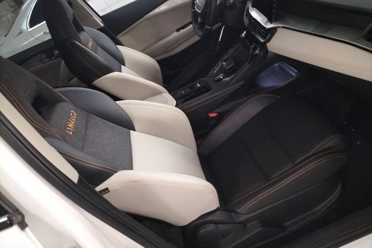 Used Lynk & Co 06 EM-P 2022 PHEV 84 km Range Pro Version