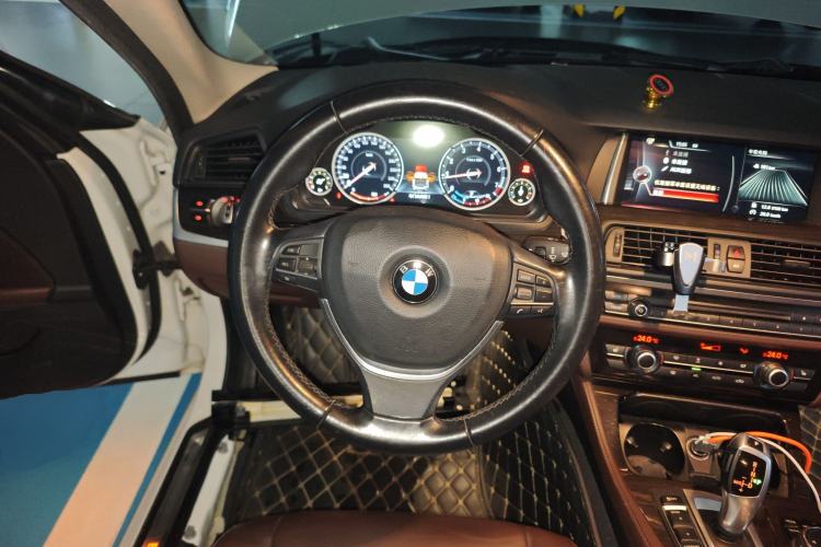 Used BMW 5 Series 2017 525Li Luxury Design Package Steering Wheel