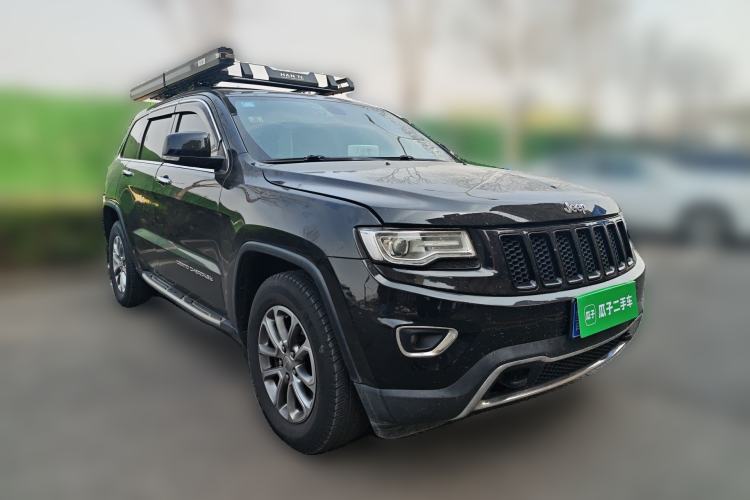 Used Jeep Grand Cherokee 2014 3.0L Comfort Navigation Edition Front Right 45 Deg