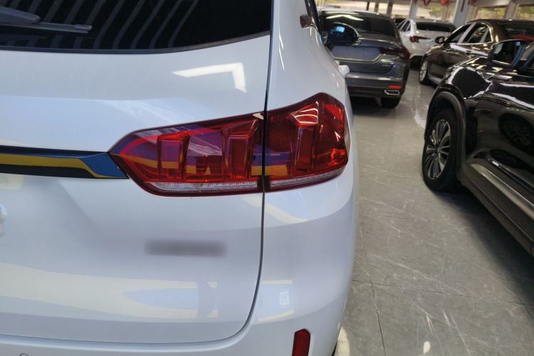 Used Wey VV5 2017 2.0T Ultra-Luxury Version Right Rear Taillight