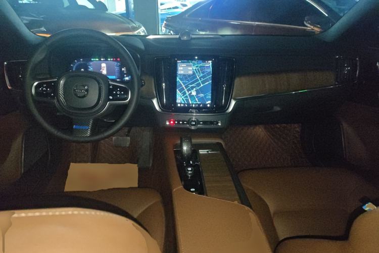 Used Volvo V90 2024 Cross Country B5 AWD Smart Range Edition