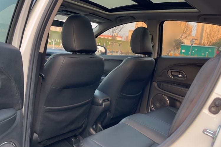 Used Honda Vezel 2015 1.8L CVT 2WD Luxury Model
