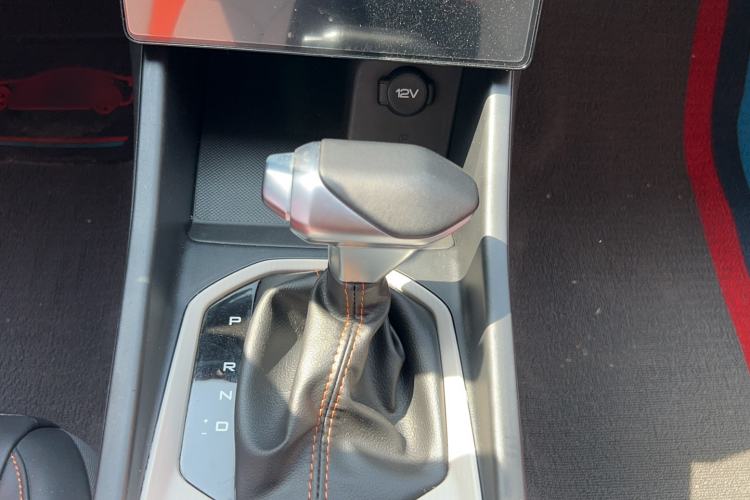 Used Dongfeng Aeolus Yixuan 2023 Mach Edition 1.5L Automatic Chasing Wind Version Gear Lever