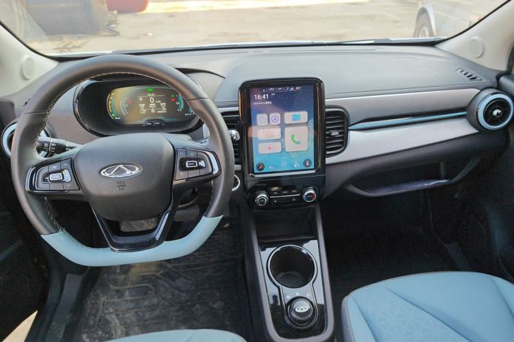 Used Chery QQ Little Ant 2022 Revised Version Sweet Pink Edition Half-Sugar Version Lithium Iron Phosphate 30.7 kWh 30 kW 301 km Center Console