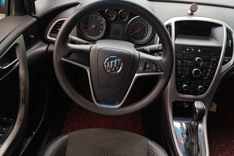 Used Buick GT 2013 XT 1.6L Automatic Fashion Edition Steering Wheel