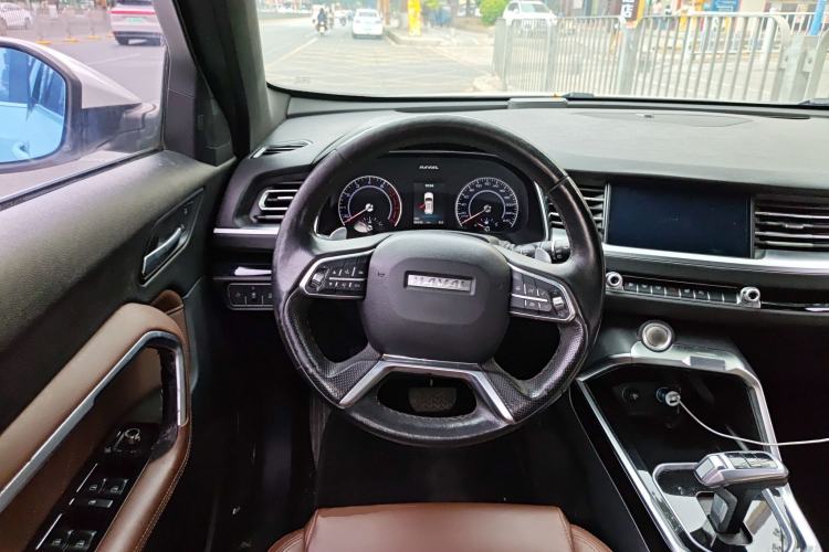 Used Haval H6 2017 Red Label 2.0T Automatic Two-Wheel Drive ZhiShang Model