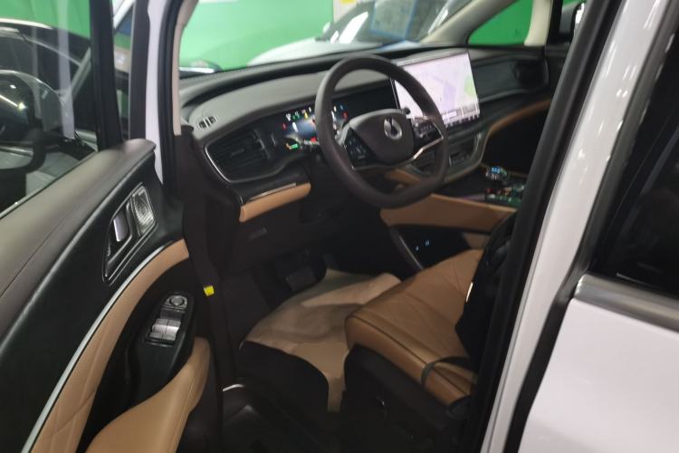 Used Denza D9 2024 DM-i 1050 Luxury Model