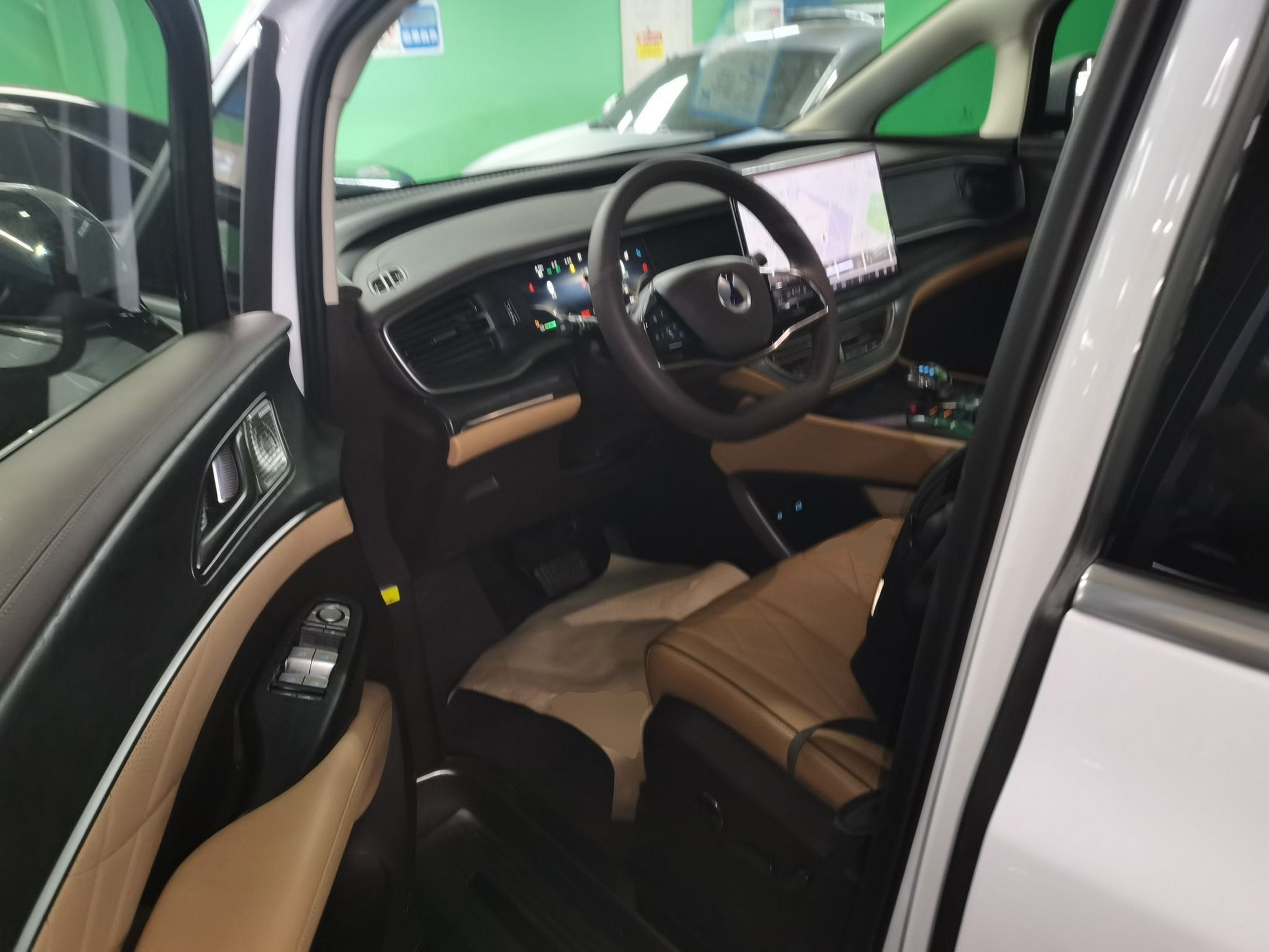 Переднее сиденье в автомобиле