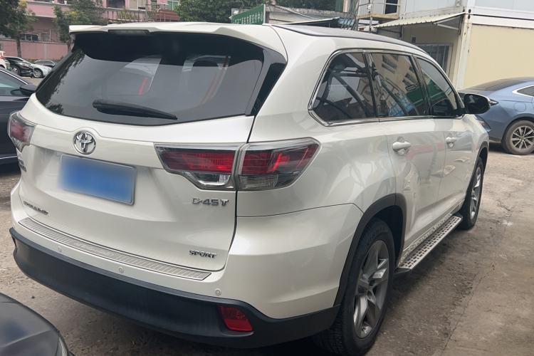 Used Toyota Highlander 2017 2.0T Two-Wheel Drive Luxury Edition 7 Seats