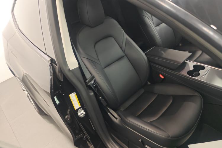 Used Tesla Model Y 2022 Rear-Wheel-Drive Version Right Front Seat