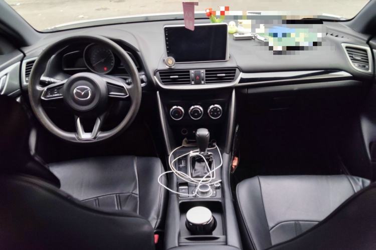 Used Mazda CX-4 2018 2.0L Automatic Two-Wheel Drive Blue Sky Dynamic Version China V Standard Center Console