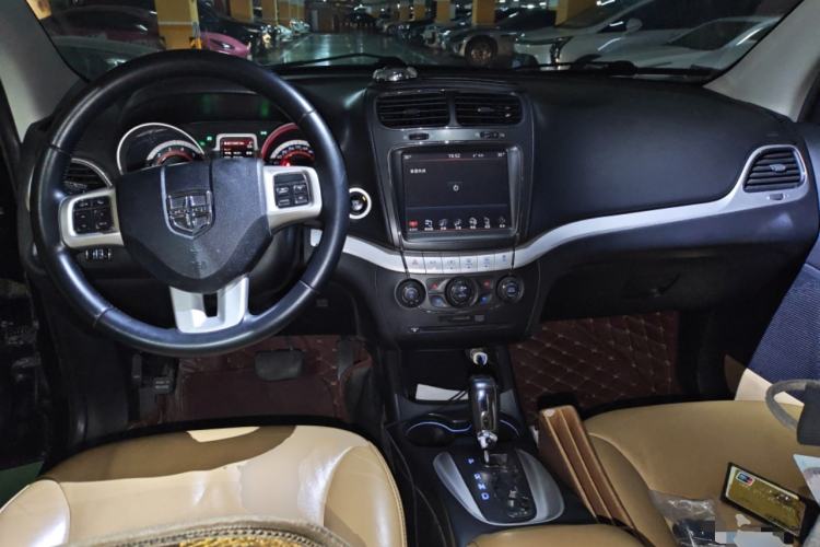 Used Dodge Journey 2013 2.4L Two-Wheel Drive Luxury Version