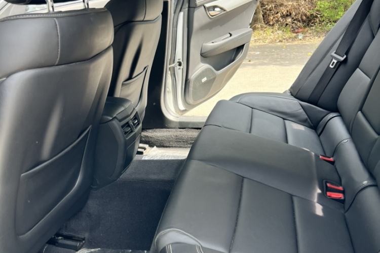 Used Cadillac ATS-L 2017 28T Tech Edition Interior 3