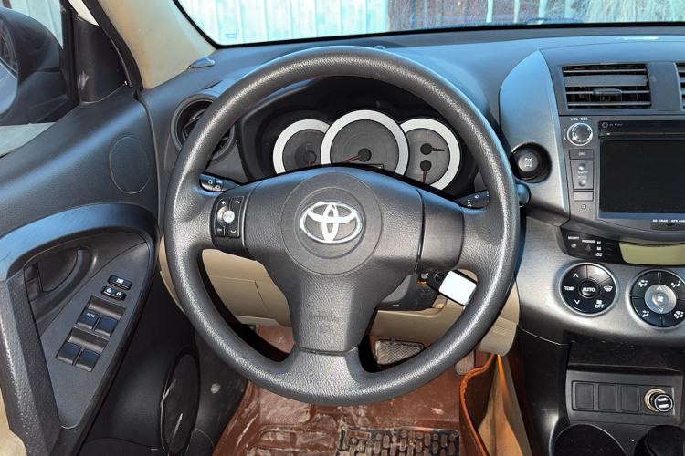 Used Toyota RAV4 2012 Luxurious Edition 2.0L Automatic All-Wheel Drive