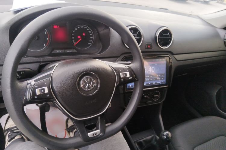 Used Volkswagen Jetta 2017 1.5L Manual Fashion Edition
