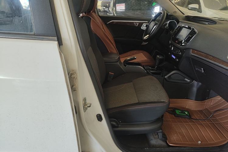 Used Geely Auto GX7 2015 Sports Edition 2.0L Automatic Luxury Upgrade Version China V Standard