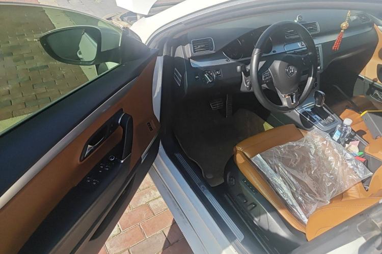 Used Volkswagen FAW-Volkswagen CC 2011 2.0 TSI Ultimate Edition Driver Seat