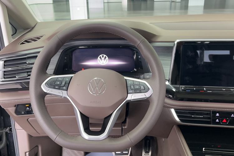 Used Volkswagen Viloran 2024 380TSI Luxury Edition