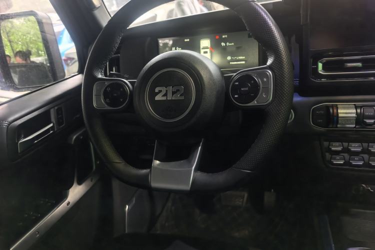 Used 212 T01 2024 2.0T Explorer
