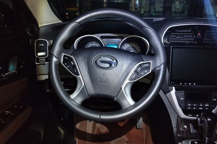 Used GAC Trumpchi GS5 Super 2015 1.8T Automatic All-Wheel-Drive Luxury Edition Steering Wheel