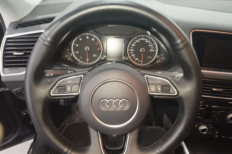 Used Audi Q5 2017 Plus 40 TFSI Technology Model